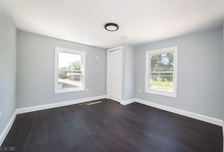 372 E Blackwell St — Photo 8