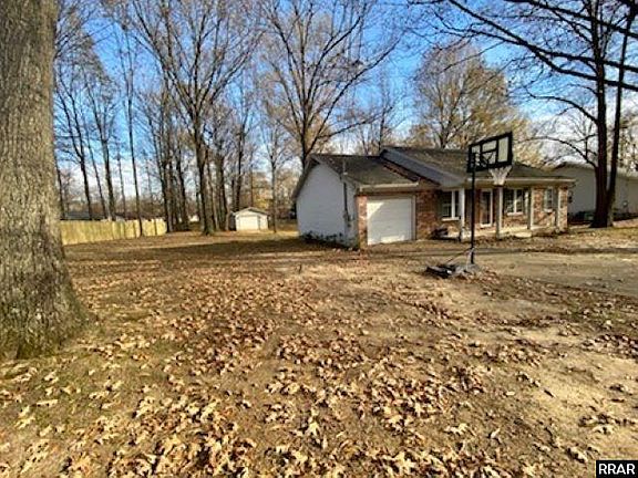 2nd image of 1210 Acorn Dr