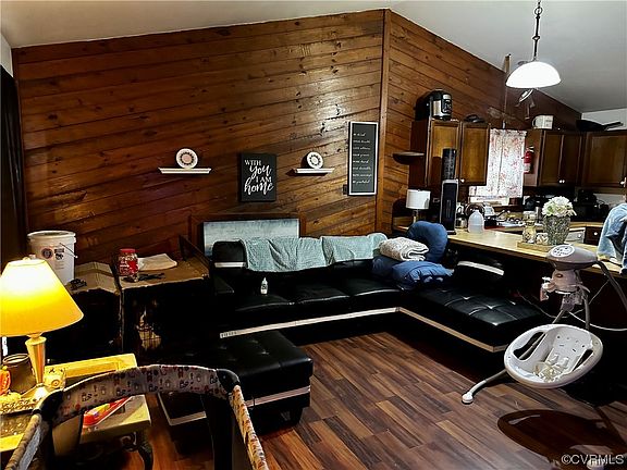 3rd image of 5203 Pineland Ct
