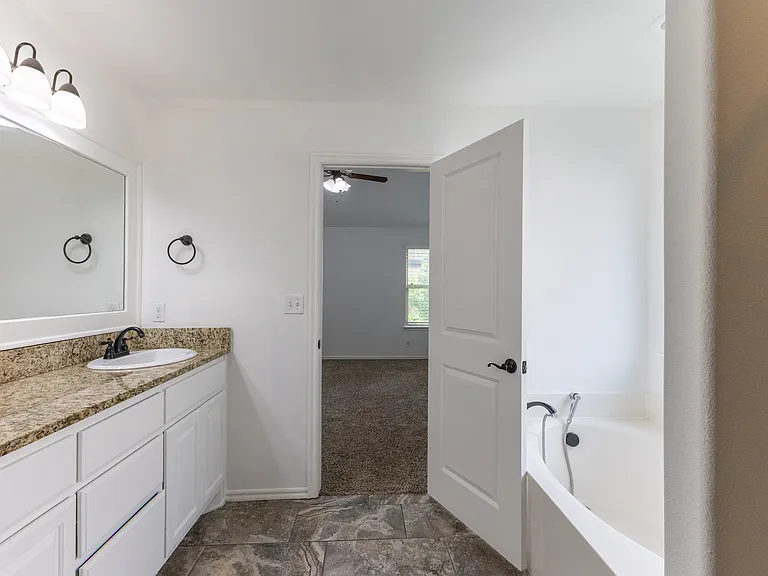 1301 W Elmira Pl — Photo 23