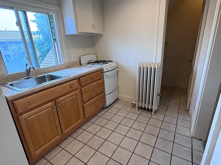 4 Canterbury Rd #3 — Photo 6
