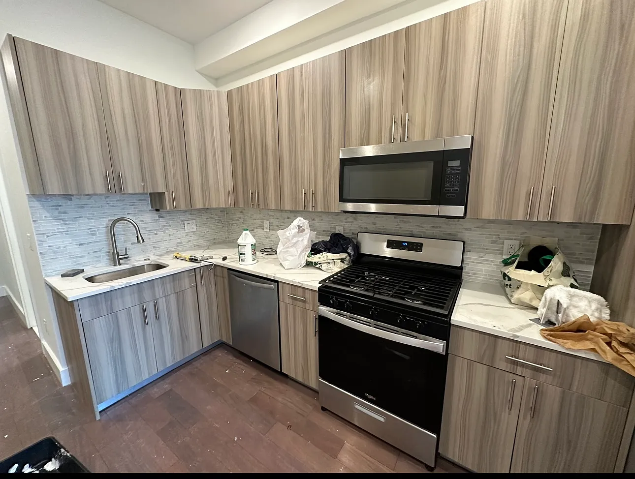 3 bed, 3.5 bath, $2,200 — Photo 2