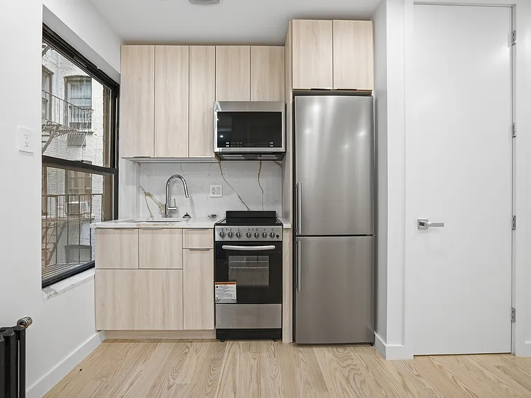 161 Prince St #10AB — Photo 4