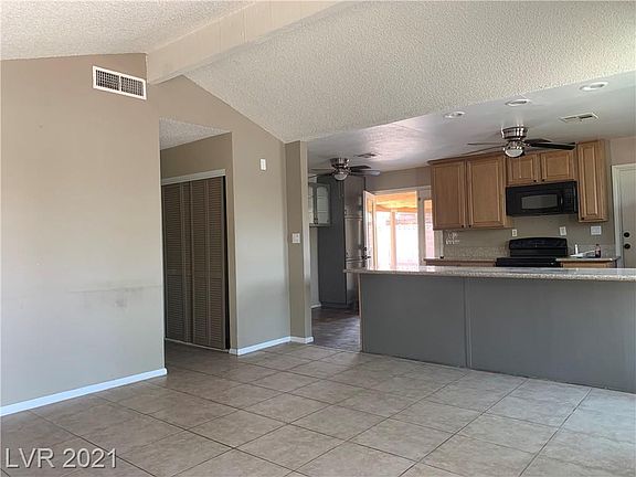 4th image of 3904 Starflower Ct