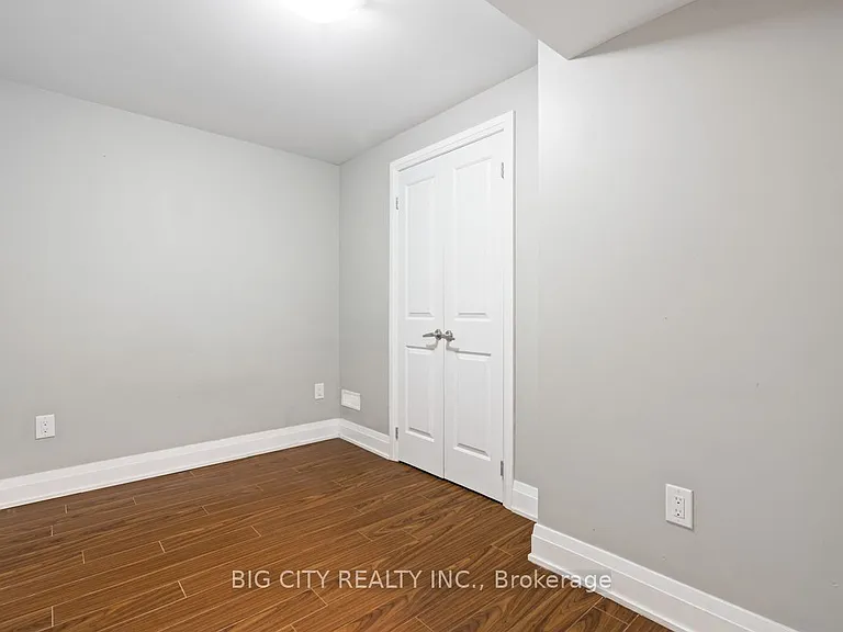 465A Cosburn Ave #BASEMENT — Photo 6