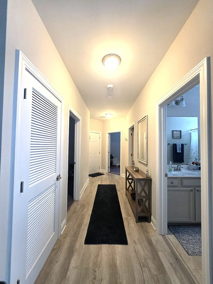 3BR/2BA First-Floor Condo in The Village at Queens Harbour — Photo 2