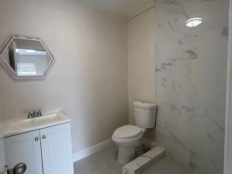100 SW 18th Ct — Photo 12
