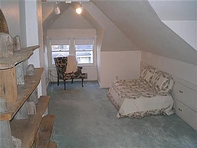 4th image of 912 S Lawrence St