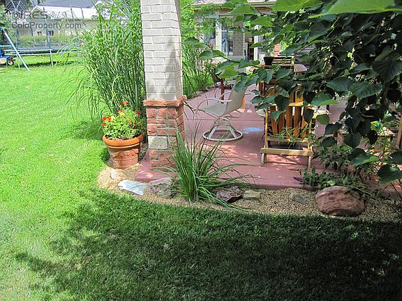 Corner-back-patio