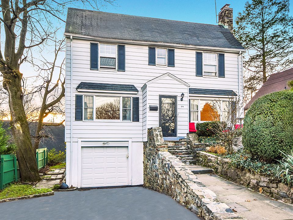 Appealing larchmont Colonial