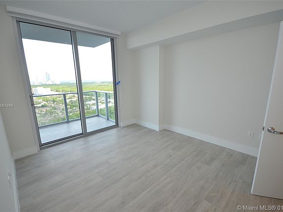 2nd image of 16385 Biscayne Blvd Unit 2316
