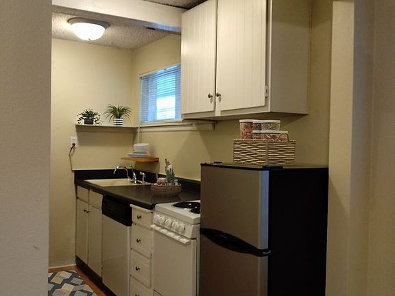 5th image of 550 102nd Ave SE #10