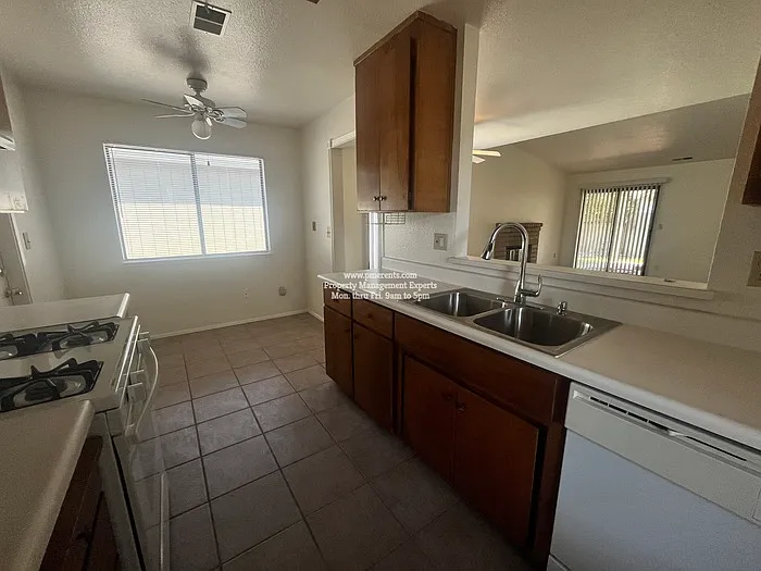 6019 Carolina Cir — Photo 7
