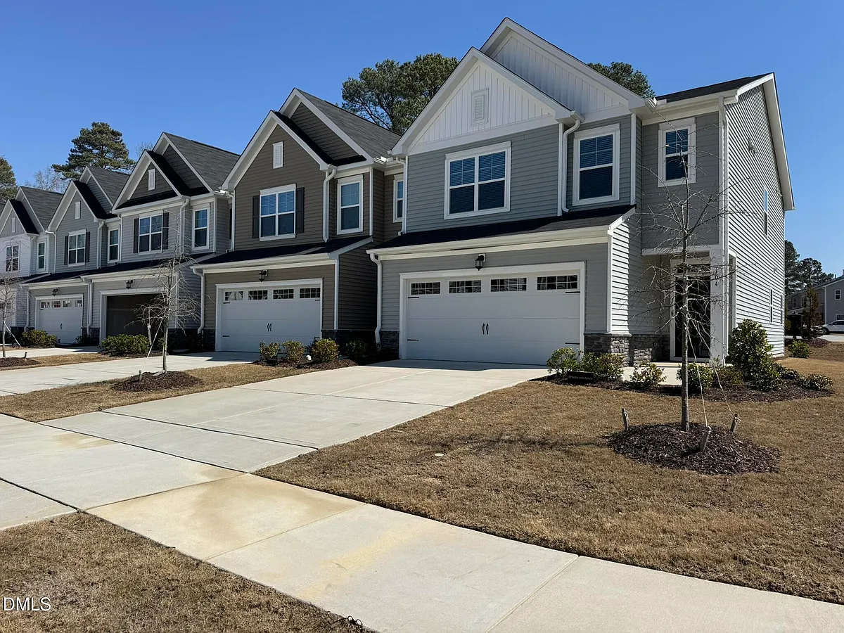 Building Photo - 104 Jade Creek Dr