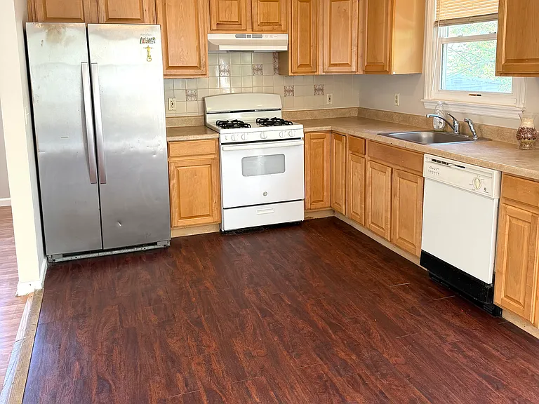 112 Tennyson Ave — Photo 14