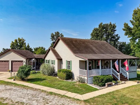1865 Yellow Rock Rd, De Soto, MO 63020
