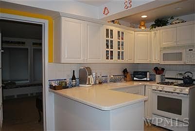 4th image of 30 Parkview Ct