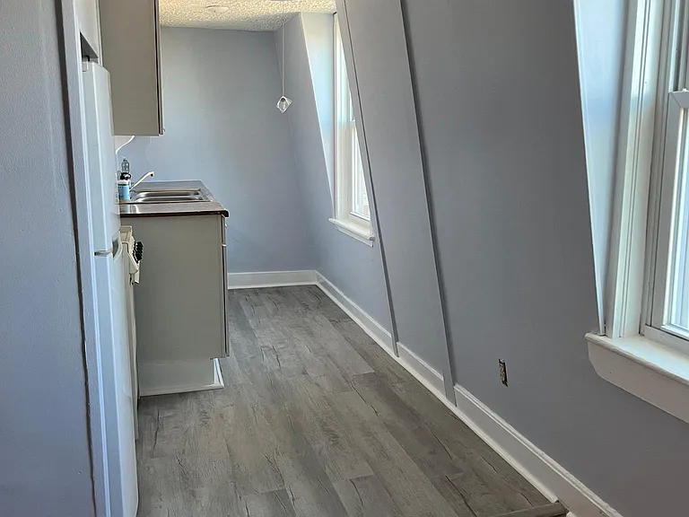 33 State St #3 — Photo 7