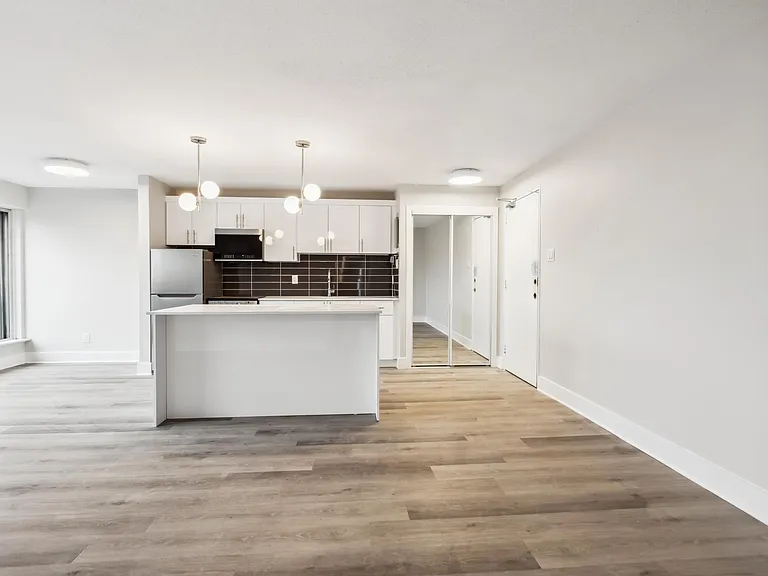 325 Besserer St — Photo 17