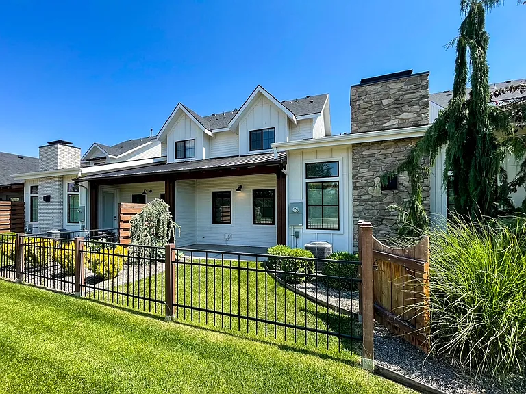 4200 W Lovegood Ln — Photo 3