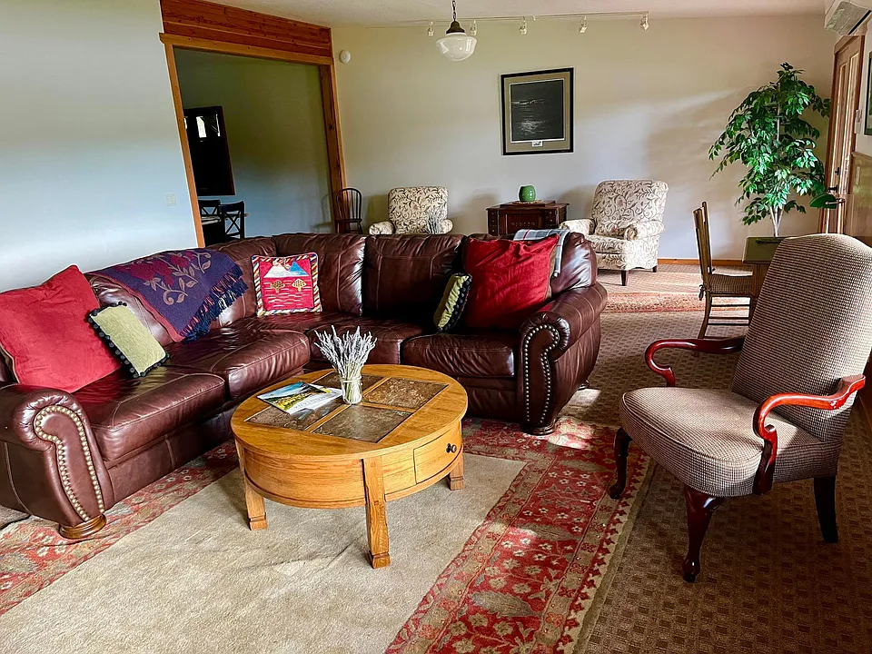 600 Three Eagle Lane Riverside #1