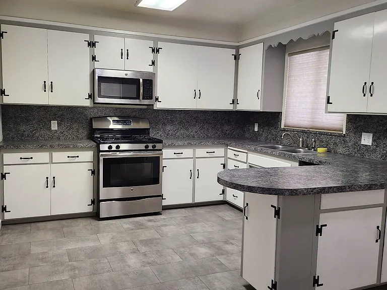 1260 S Klein Ave — Photo 8