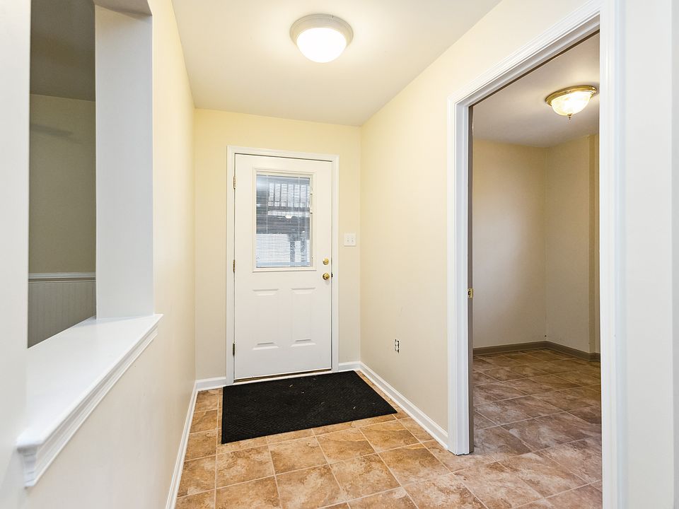 Welcome! Lower Level of Home with Private Entrance for Rent - 1 Bedroom, 1 Full Bath with Bonus Room, Updated Kitchen, Living Room and Washer/Dryer in Unit