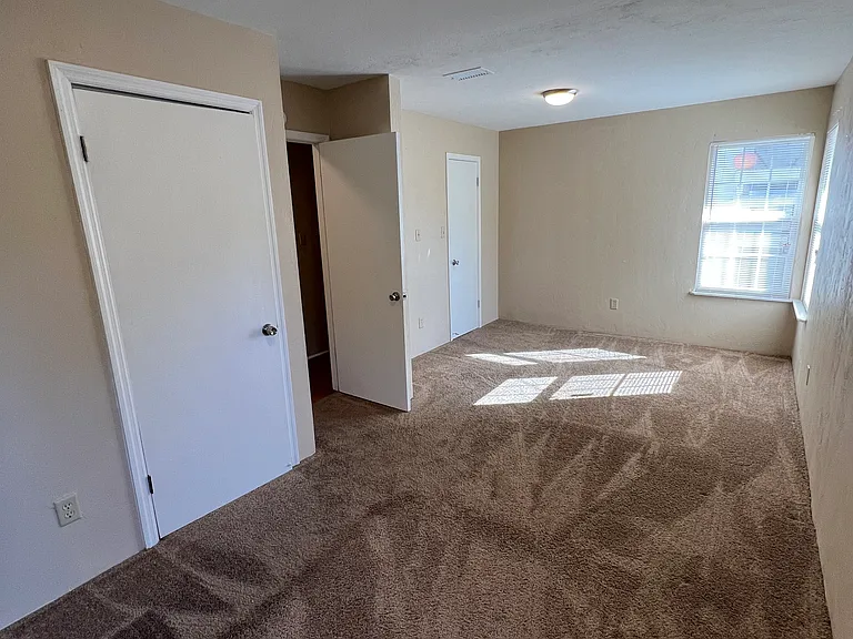 1033 Crossing Brook Way #D — Photo 7