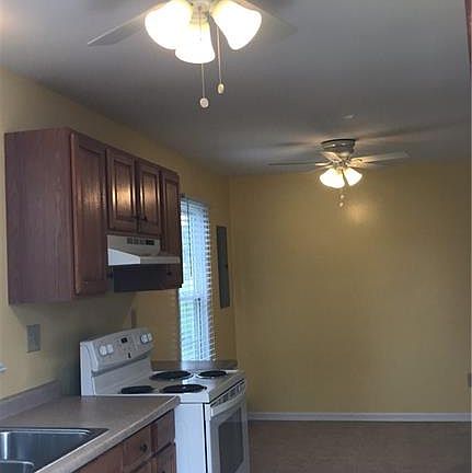 4th image of 702 N 31st St