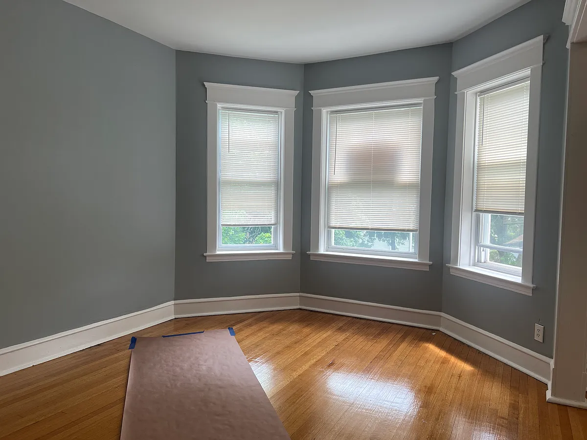 Building Photo - 208 N Waller Ave #2N