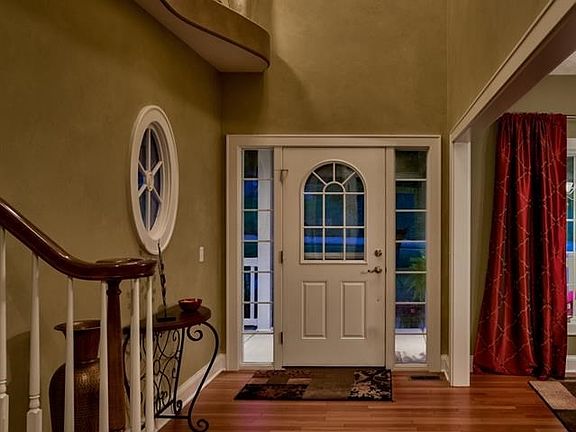 5th image of 921 Southridge Dr