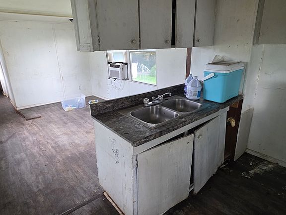 4th image of 522 17th St SW