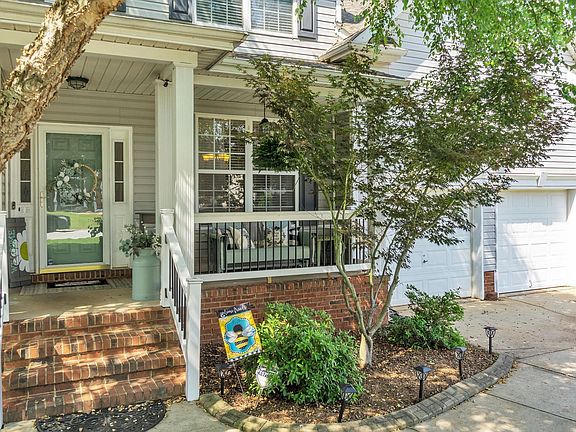 3rd image of 42 Birkhall Cir
