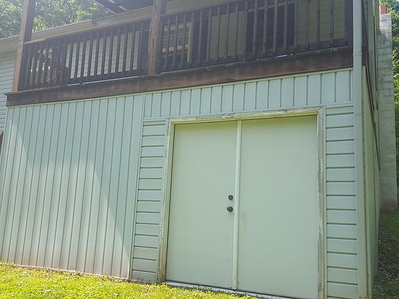 Plenty of storage under deck