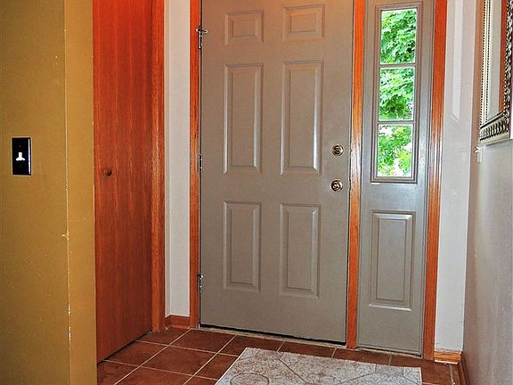 4th image of 3964 Westlake Village Dr