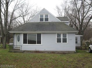 2742 Territorial Rd, Benton Harbor, MI 49022