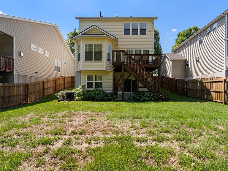 3001 Prospect Pkwy — Photo 38