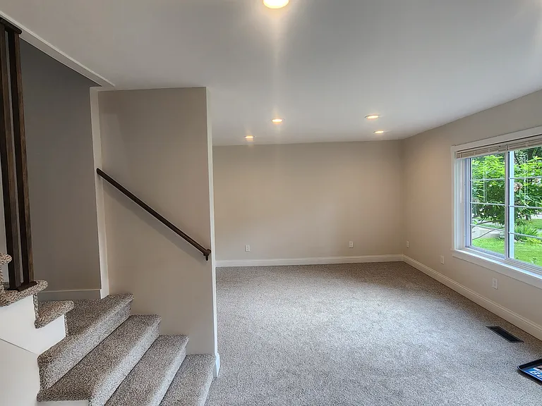 118 S Elm St — Photo 10