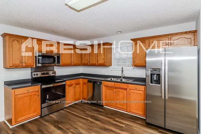 3 bed, 2.0 bath, 1160 sqft, $1,775 — Photo 2