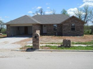 490 N Chandler Ave, Republic, MO 65738