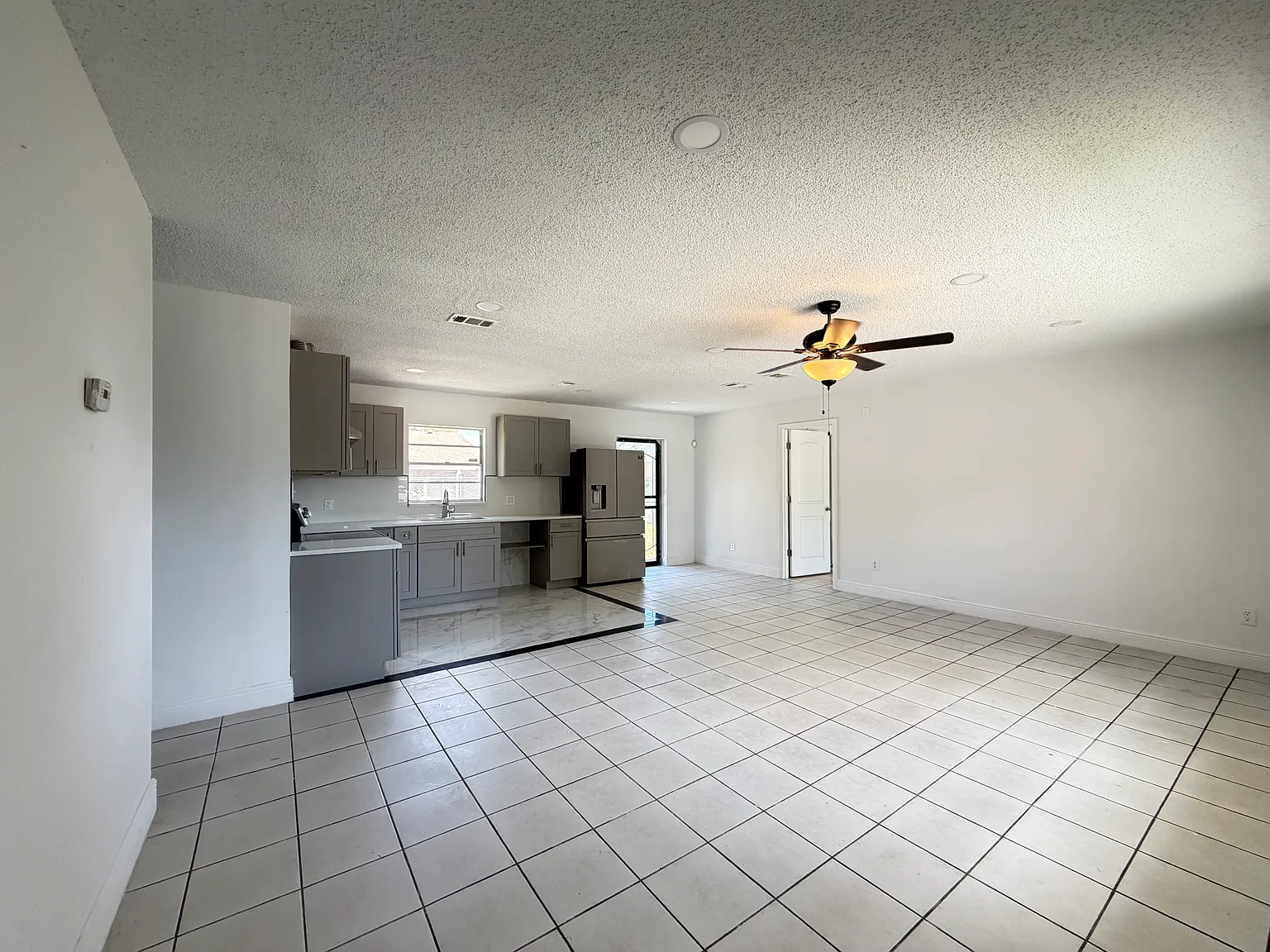 3 bed, 1100 sqft, $2,000 — Photo 4