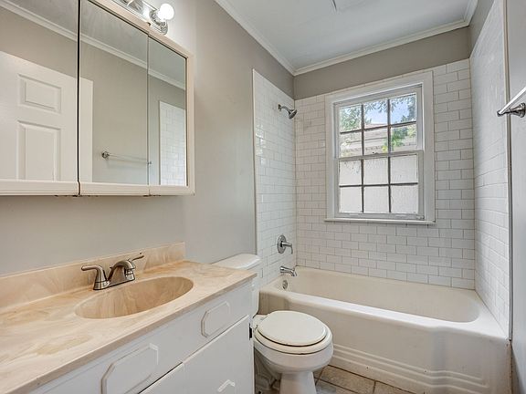 3rd image of 622 N 30th St