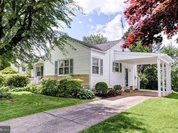 1300 Warwick Rd, Camp Hill, PA 17011