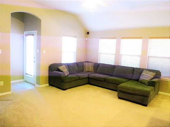 2nd image of 1621 Castle Creek Dr