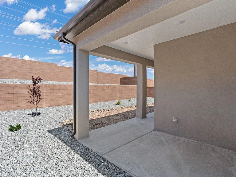 6801 Cleary Loop NE — Photo 29