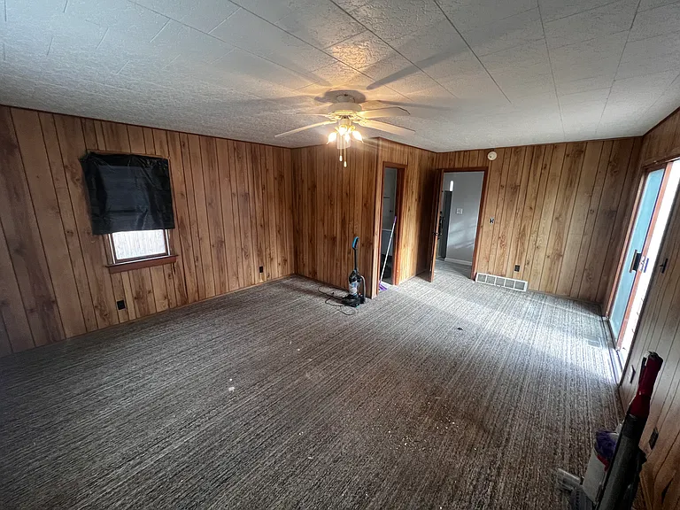 807 S 8th St — Photo 27