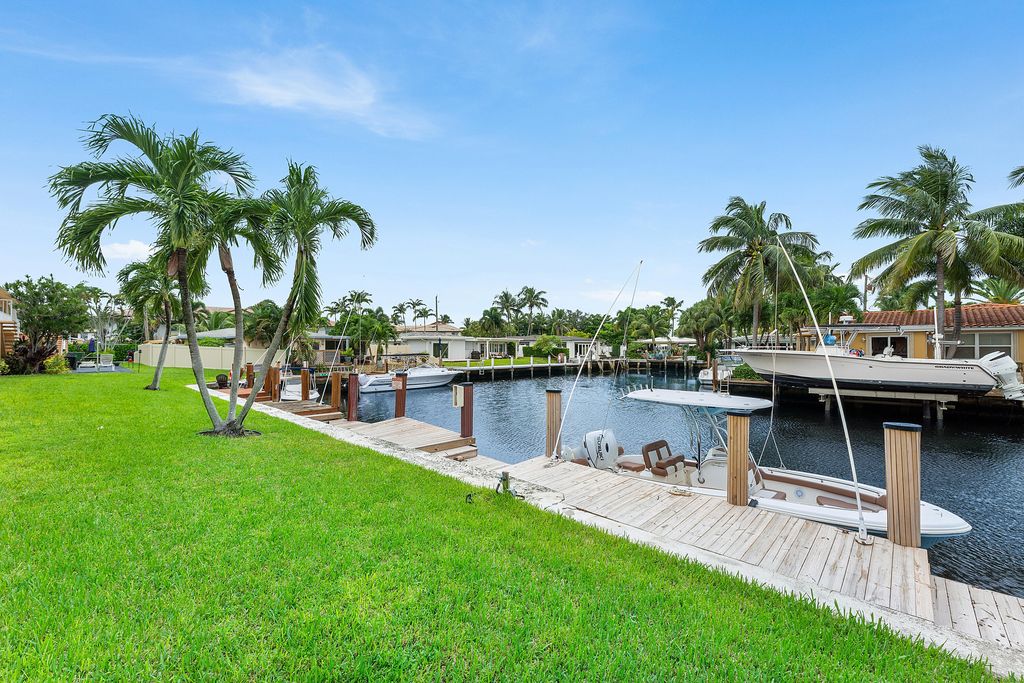 301 E MCNAB Road #113, Pompano Beach