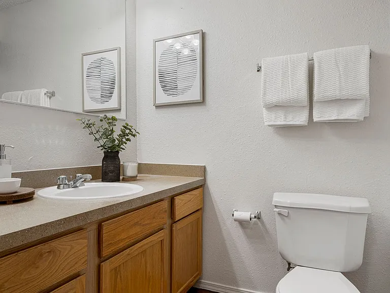 Deerfield Estates - First Months Rent FREE *Select Units Only* — Photo 30