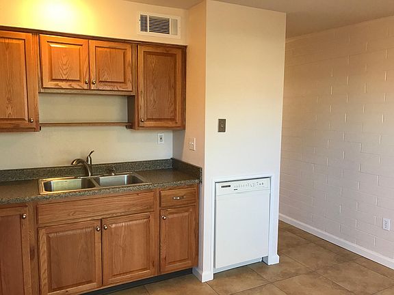 3rd image of 3649 E Blacklidge Dr