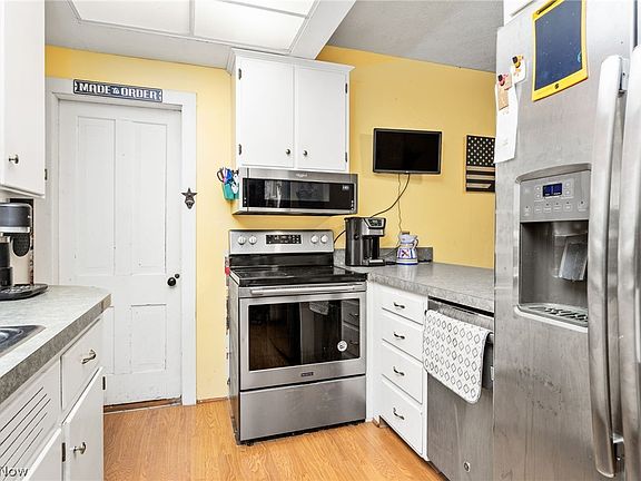 5th image of 323 Seville Rd